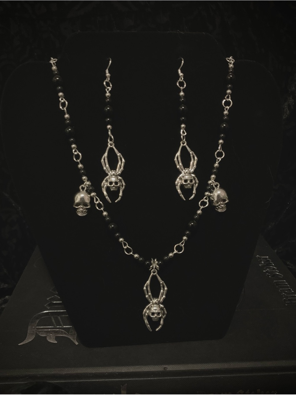 Silver-Tone Skull & Spider Pendant Necklace and Earring Set - Black